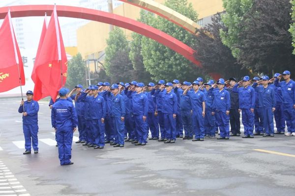 衛(wèi)輝市第一支企業(yè)民兵連成立！